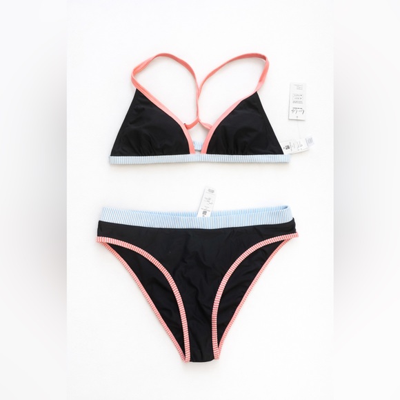 Bikini Set - Picture 2 of 3